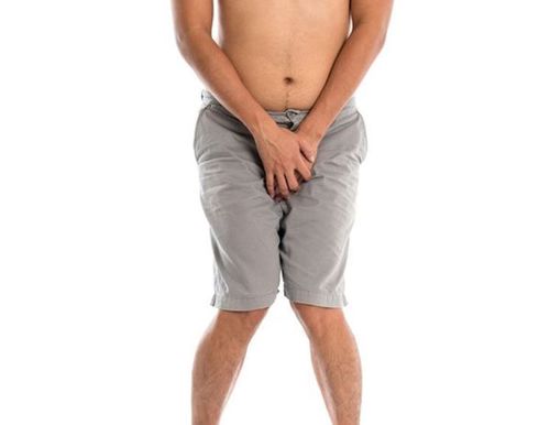 Bí đái là một triệu chứng chấn thương niệu đạo trước