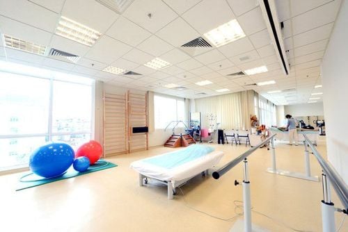 Bệnh viện Vinmec có phòng tập phục hồi chức năng thần kinh sau tai biến, đột quỵ cho bệnh nhân