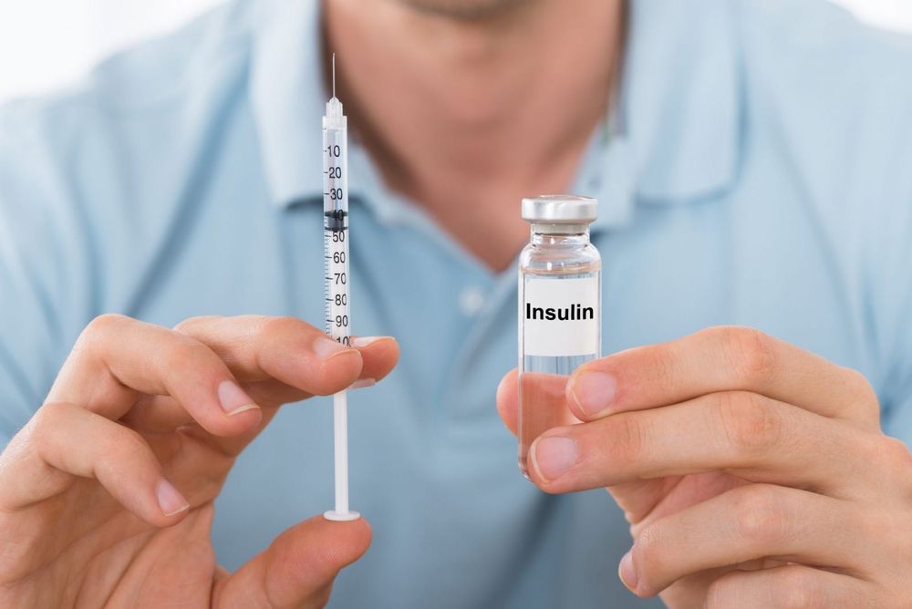 Bệnh nhân sử dụng insulin nên tiến hành tiêm đường tĩnh mạch thay vì tiêm dưới da